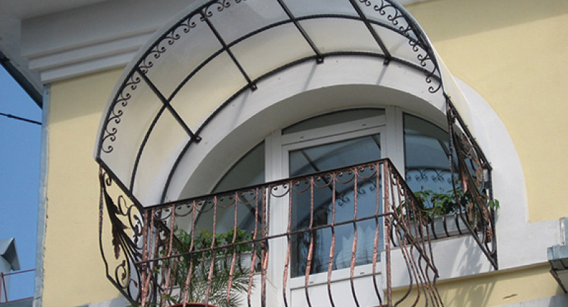 Установка и ремонт крыш на балконе и лоджии в Санкт-Петербурге